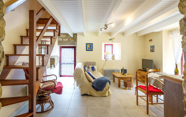 Penty Landromiou - Photo 9